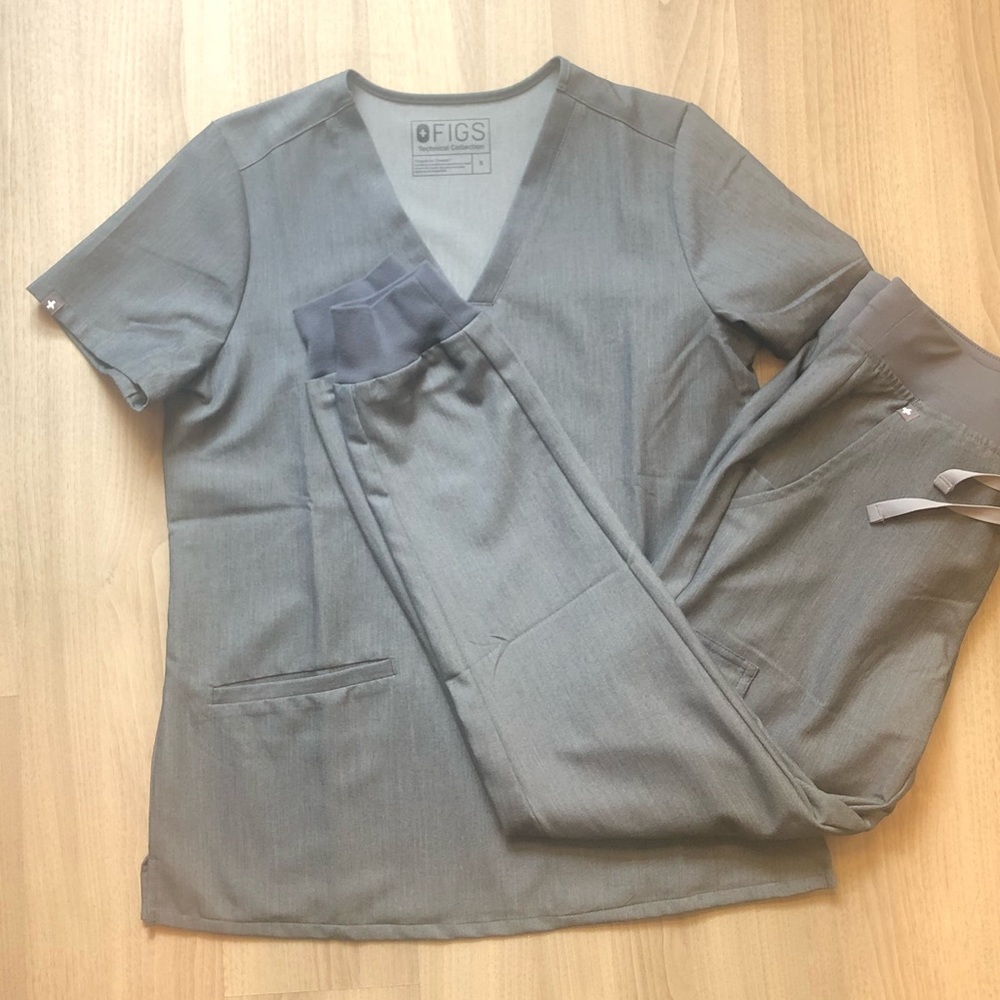Fish Scrub Set. Graphite. Small. Jogger